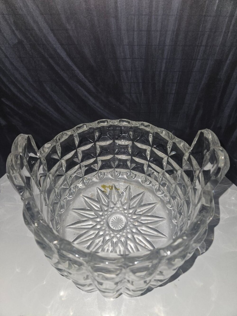 Square patterned basket - Picture 3 of 3